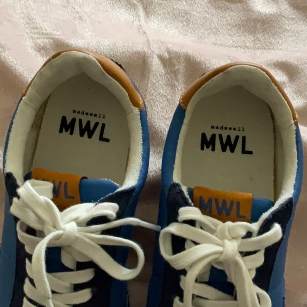 Madewell League Sneakers in Navy Suede - Picture 4 of 11